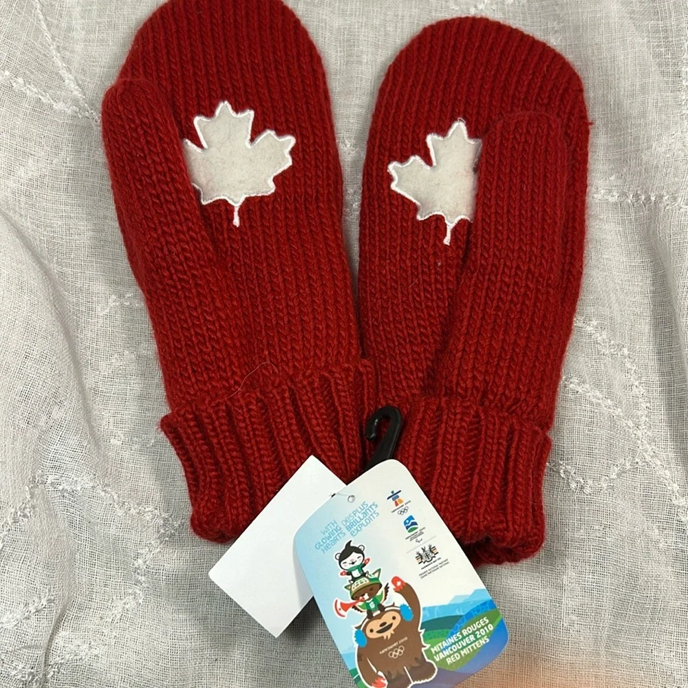 NWT Vancouver 2010 olympic games mittens